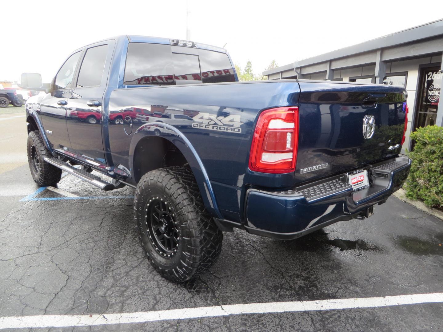 2022 BLUE /BLACK RAM 2500 LARAMIE (3C6UR5FL0NG) with an 6.7L L6 OHV 24V TURBO DIESEL engine, automatic transmission, located at 2630 Grass Valley Highway, Auburn, CA, 95603, (530) 508-5100, 38.937893, -121.095482 - CLEAN AND WELL EQUIPPED LARAMIE CREW CAB DIESEL. NEW 3" SUSPENSION KIT WITH FOX SHOCKS, 37" RIDGE GRAPPLERS & 18" METHODS - Photo#6